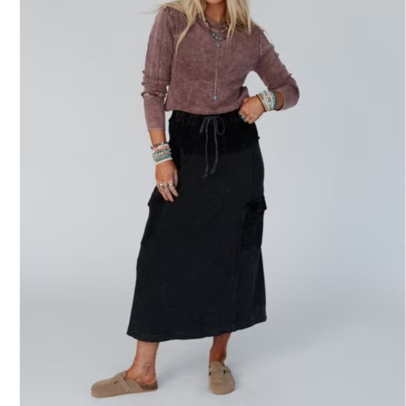 THE SŌLEIL SKIRT NWT Boutique - Picture 2 of 8